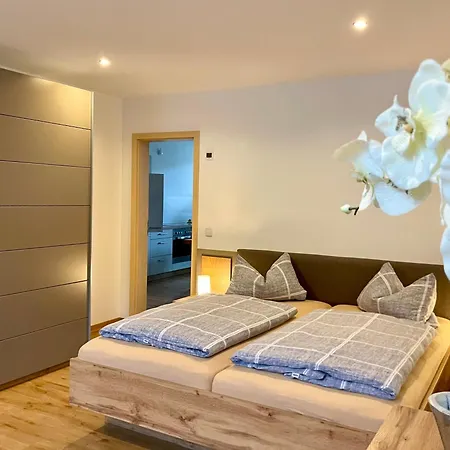 Stadtoase Geraeumige Gaestewohnungen Mit Balkon, Komfort, Modernitaet Und Ruhe, Fuer Monteure Geeignet, Free Wifi Frankenberg Zewnętrze zdjęcie