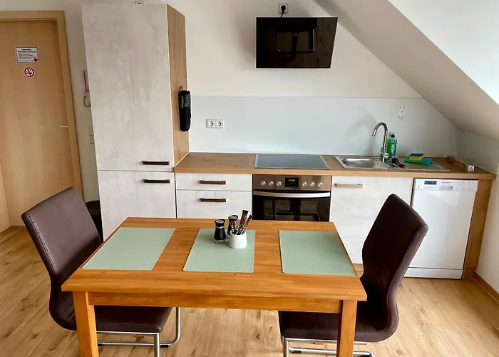 Stadtoase Geraeumige Gaestewohnungen Mit Balkon, Komfort, Modernitaet Und Ruhe, Fuer Monteure Geeignet, Free Wifi