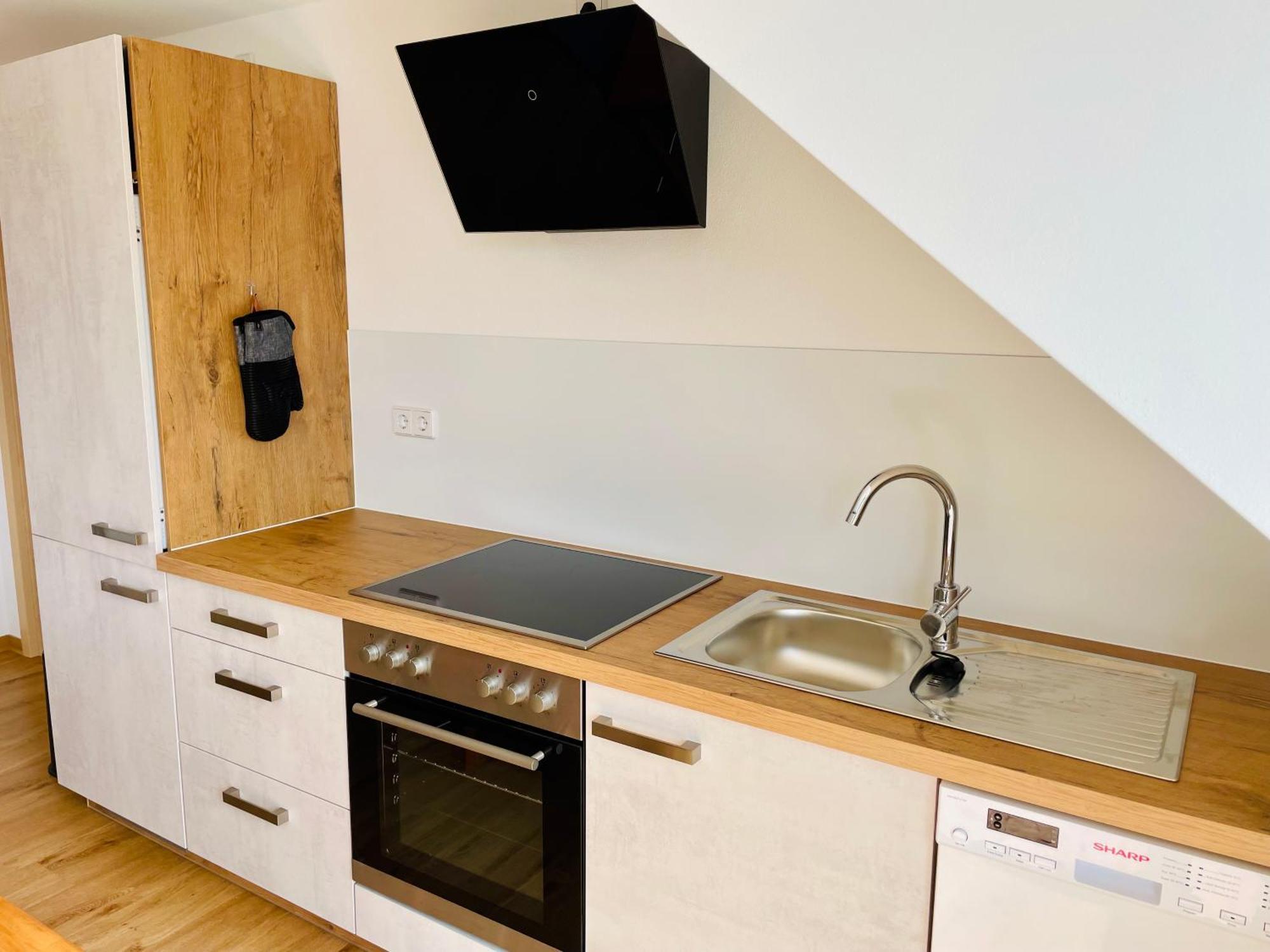 Stadtoase Geraeumige Gaestewohnungen Mit Balkon, Komfort, Modernitaet Und Ruhe, Fuer Monteure Geeignet, Free Wifi *