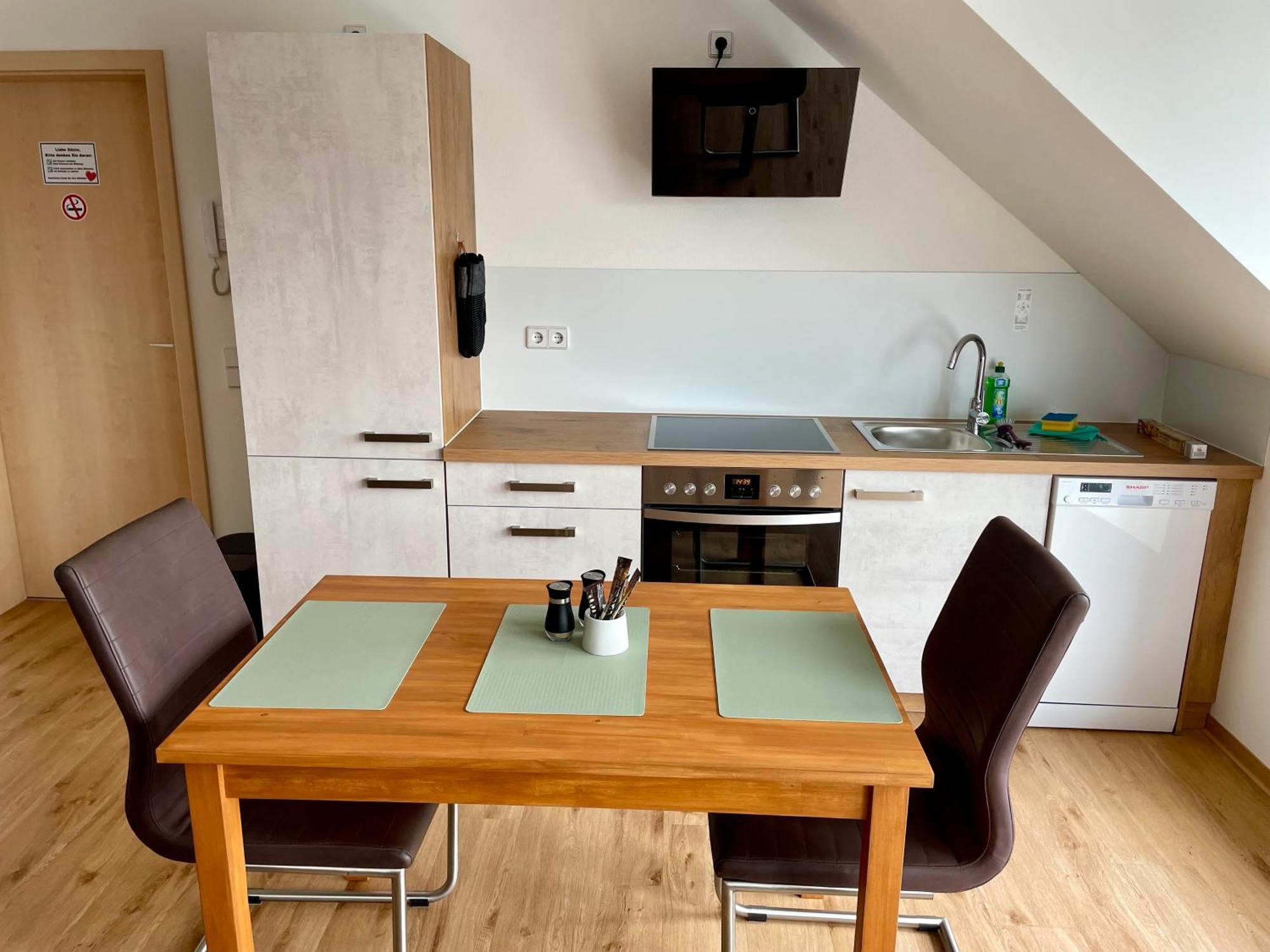 Stadtoase Geraeumige Gaestewohnungen Mit Balkon, Komfort, Modernitaet Und Ruhe, Fuer Monteure Geeignet, Free Wifi Apartament Frankenberg